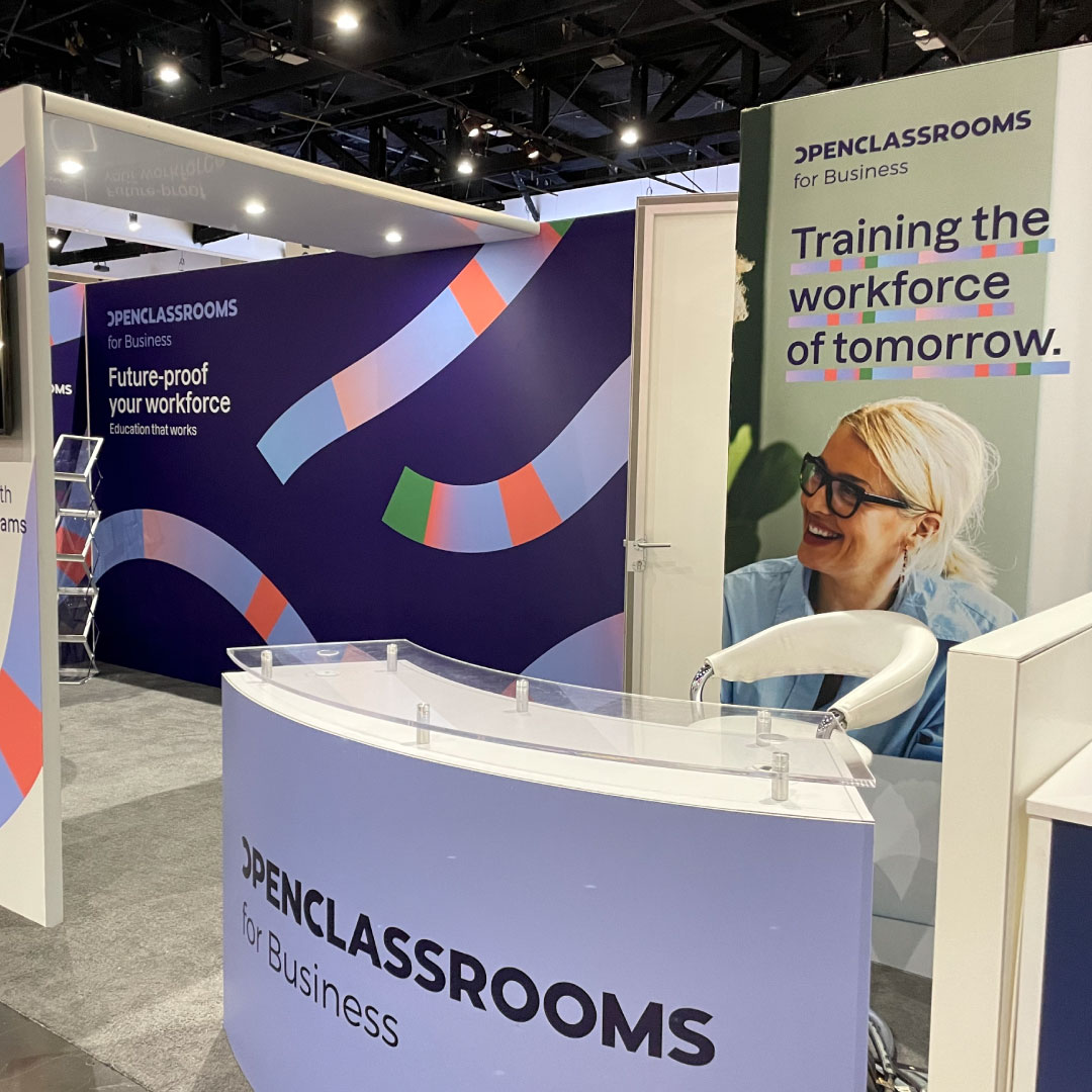 Booth Design that Communicates: Leveraging the Power of Compelling Copy for OpenClassrooms